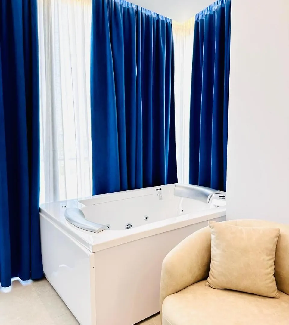 Trea Suites Vlorë 0*,  Albania